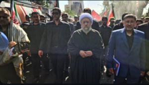 حضور آیت الله آملی لاریجانی در مراسم تشییع رهبر شهید انقلاب